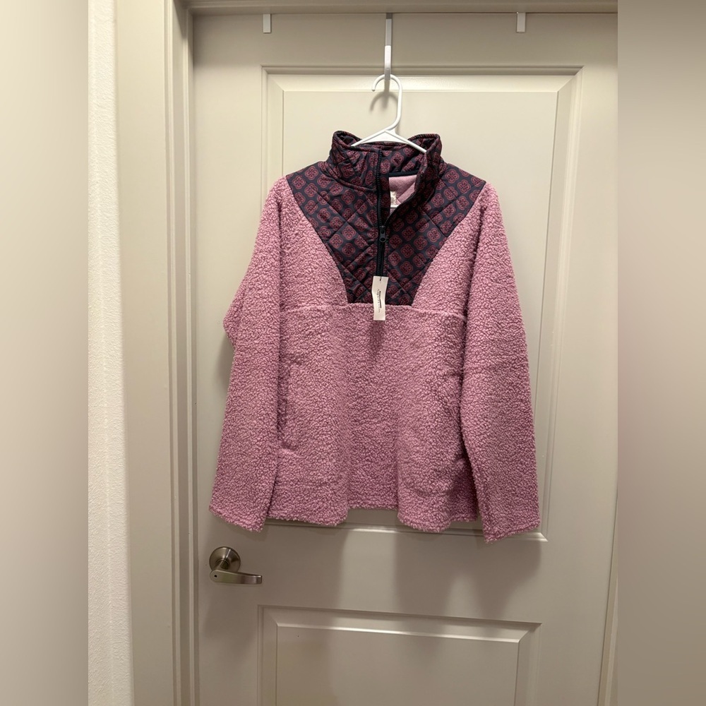 Vera Bradley Mauve Sherpa Pullover with Paisley Floral Patterned  NWT size M
